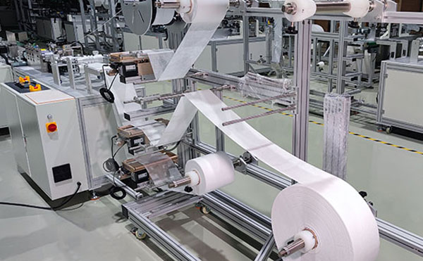 1650354057832091.jpg 高速平面一拖一口罩機(jī).jpg