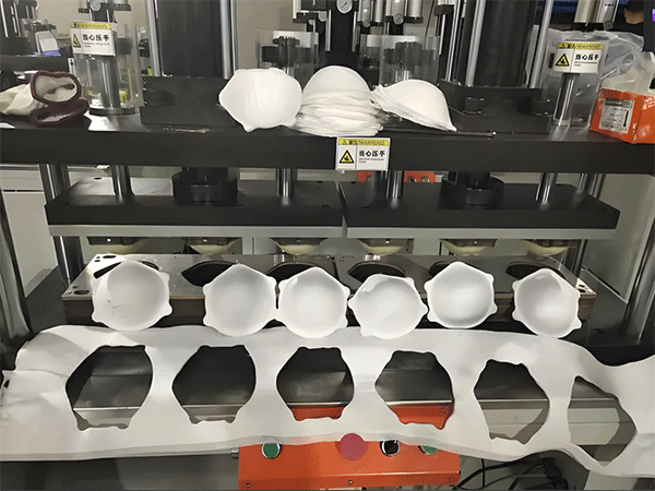 1718873952462353.gif 口罩機.gif